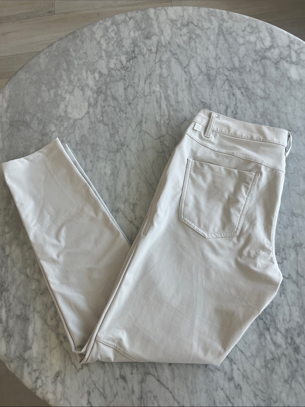 LULULEMON: Men’s Off-White Stretch Pants